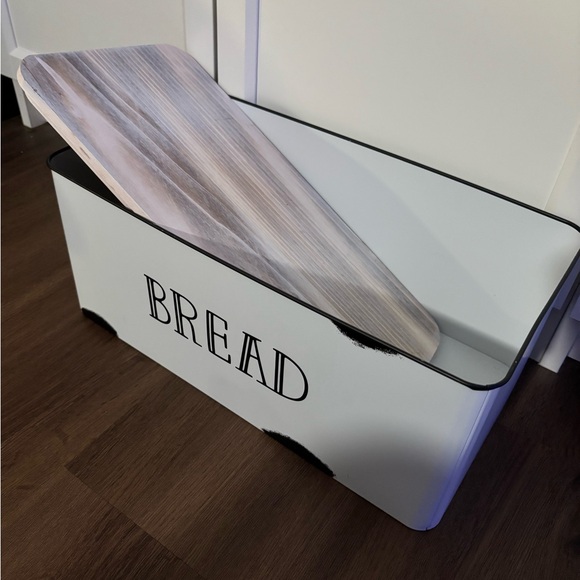 Farmhouse Style Bread box, white finish with black detail & distressed gray lid - Picture 3 of 9